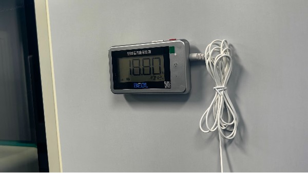 樣本冰箱之所以能實現(xiàn)自動報備溫濕度數(shù)據(jù)是因為溫濕度監(jiān)控設(shè)備嗎?26.3.13